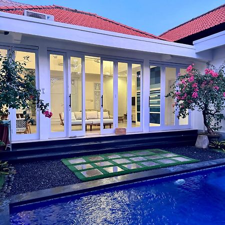 Canggu Central Hostel Exterior photo